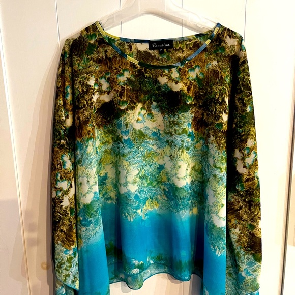 Beautiful Shawl top - Picture 1 of 3